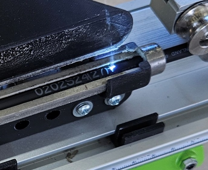 Lasergravur-Beschriftung auf DC-Solarkabel