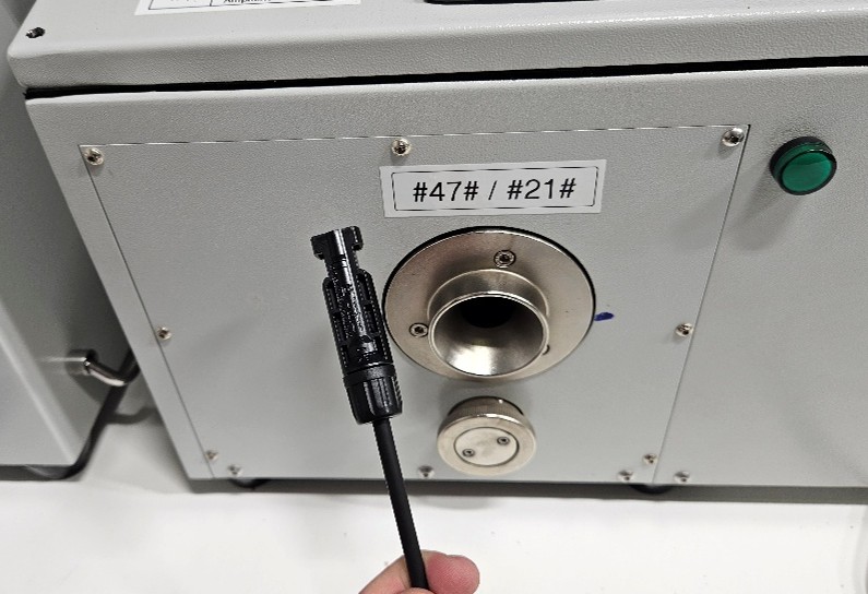 MC4-Stecker verschrauben mit definiertem Drehmoment